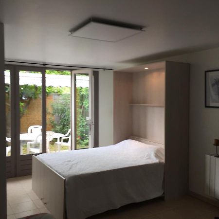 Studio Pied Dans L Eau 拉隆德莱丝莫里斯 外观 照片